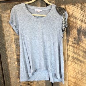 Beaded shoulder tee
